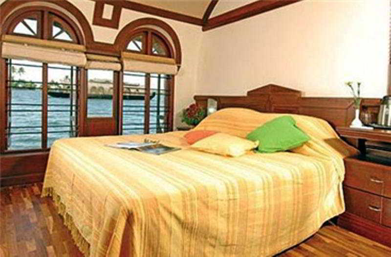Lemon Tree Vembanad Lake Resort, Kerala Alappuzha Exterior foto