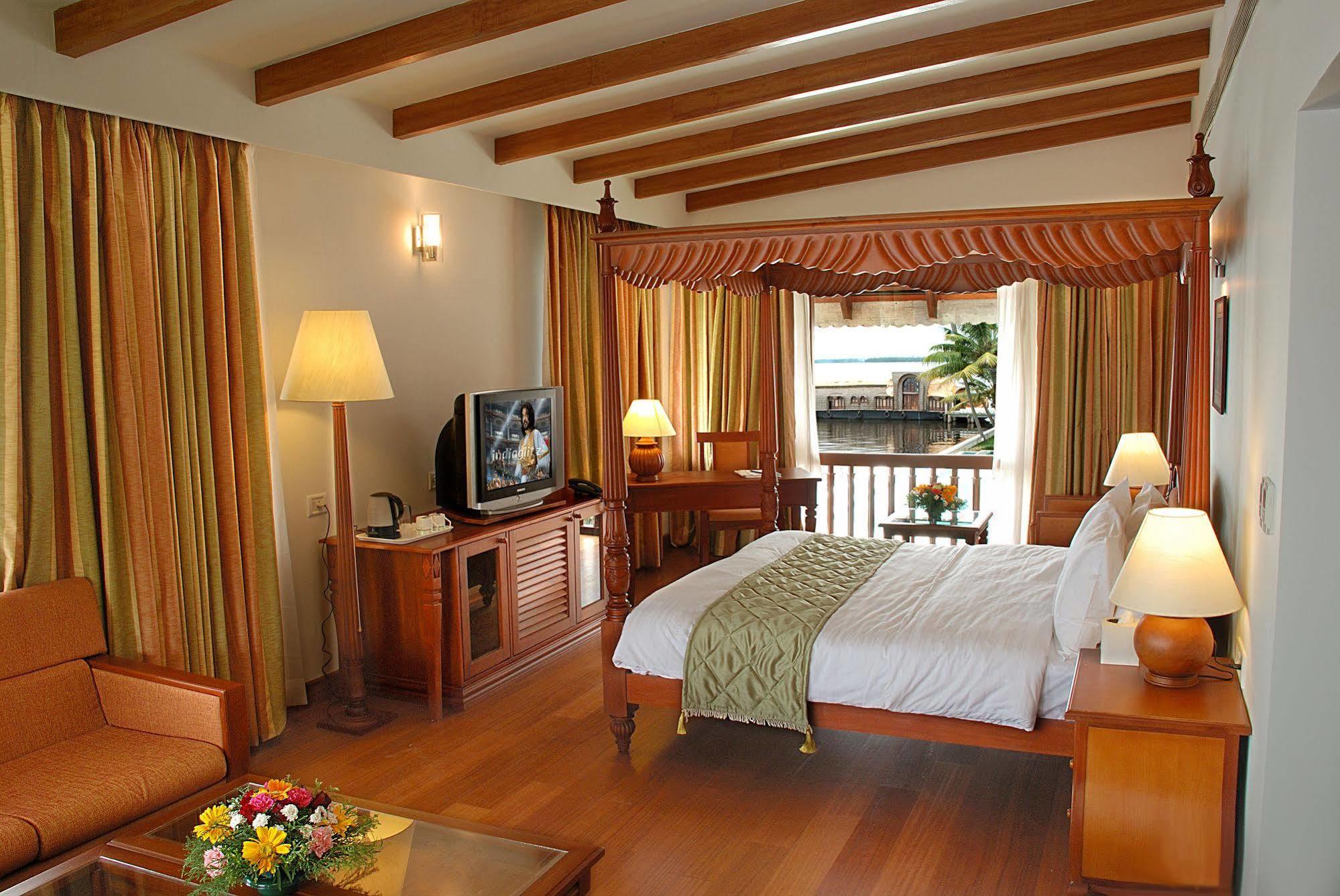 Lemon Tree Vembanad Lake Resort, Kerala Alappuzha Exterior foto