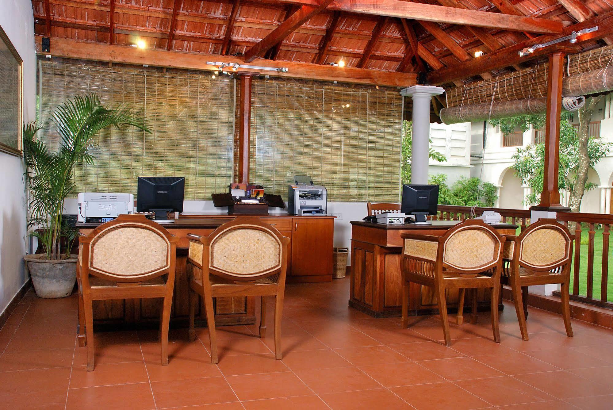 Lemon Tree Vembanad Lake Resort, Kerala Alappuzha Exterior foto